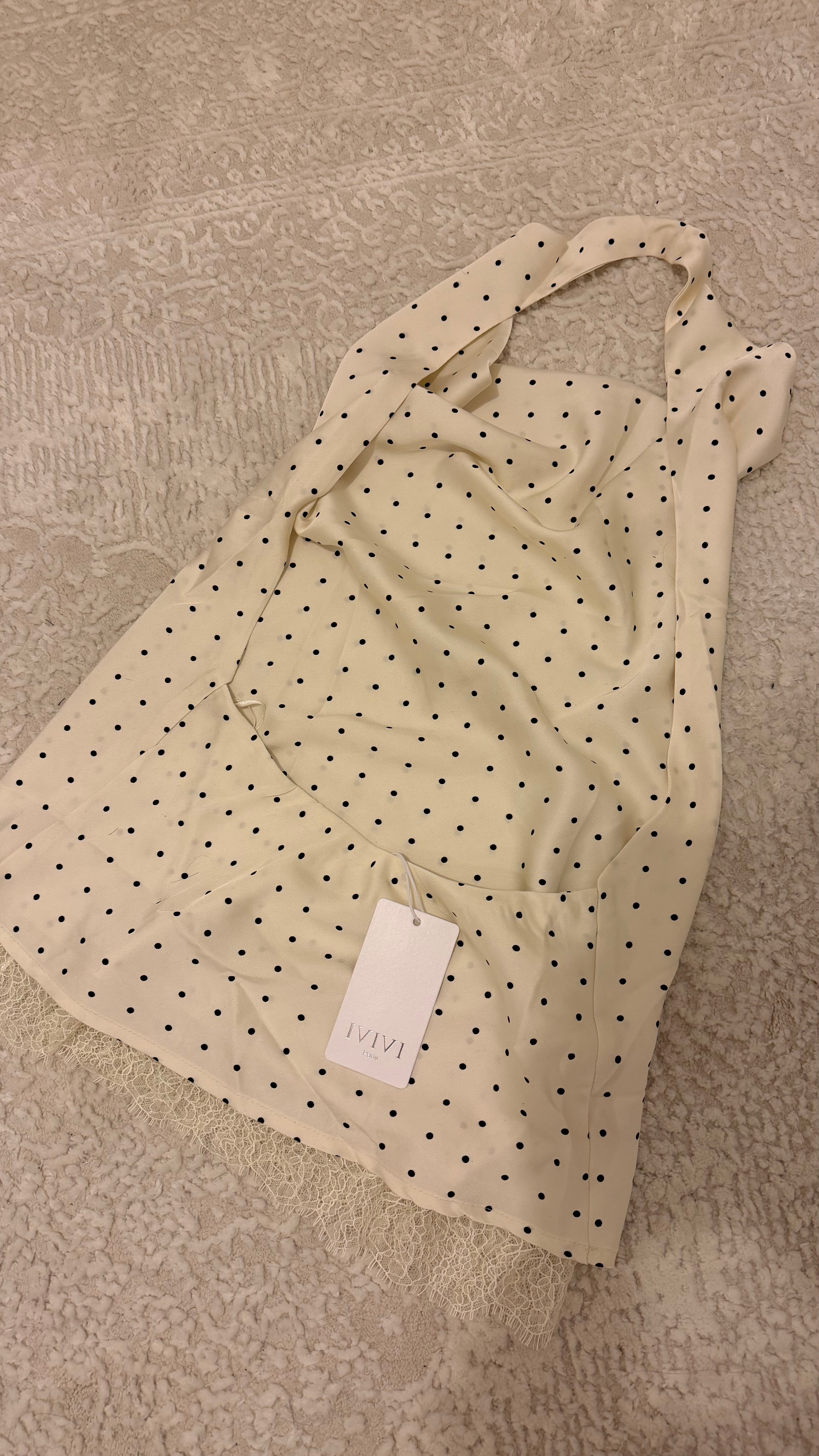 Haut satiné à pois